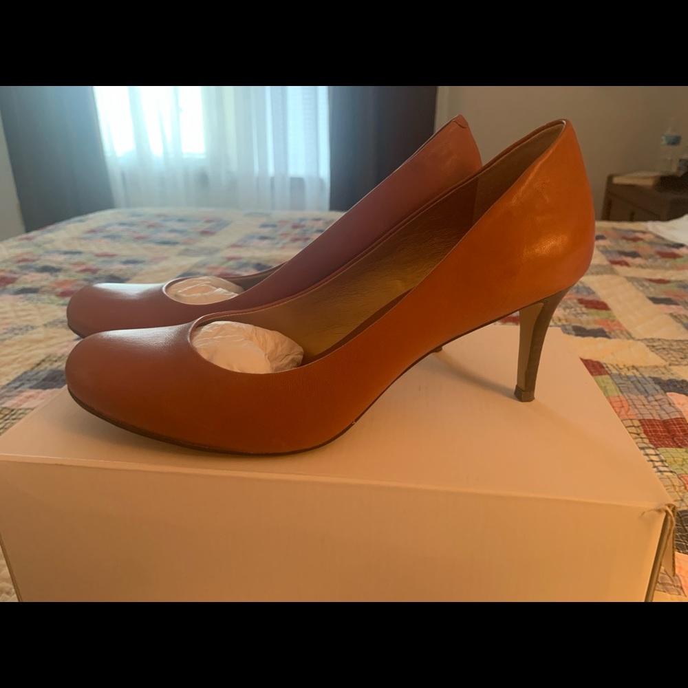 Banana Republic Jenna Vintage Carmel heel, size 8